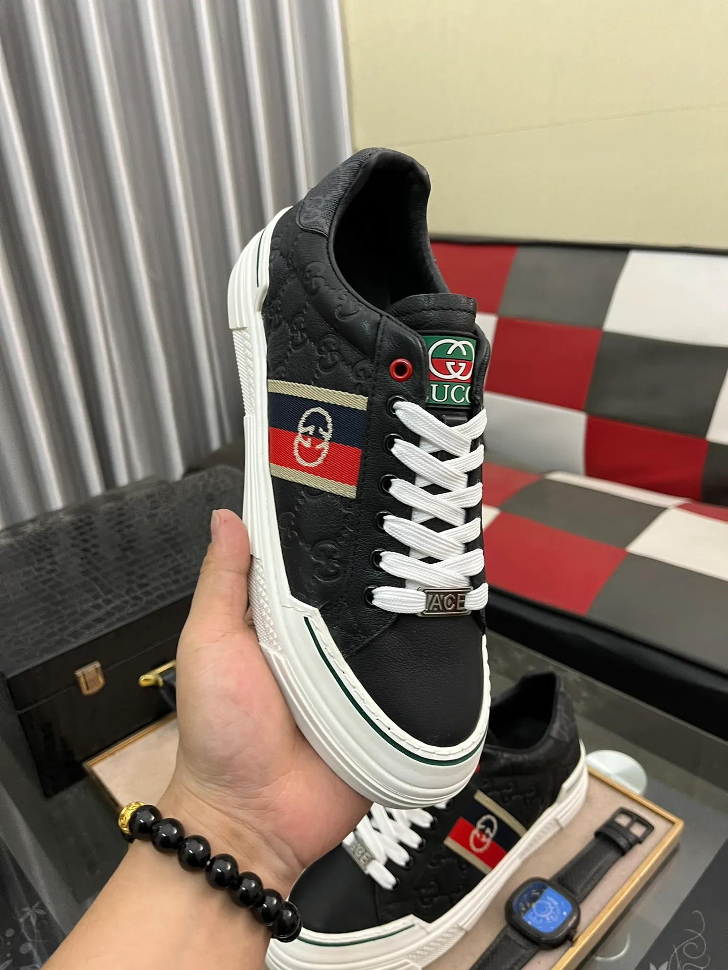 Men's shoes💰400⌚️⌚️[GUCCI] Gucci men's casual shoes are absolutely popular🔥The ultimate matching item for trendy men! The charm of super texture is irresistible, the main recommendation, the flower leather color is bright! The upper is made of high-quality cowhide + brand printed fabric, sheepskin feet, wear-resistant rubber sole, noble and elegant! Extremely comfortable🎁🎁You can be as handsome as you want💪 38-442⃣️colors available